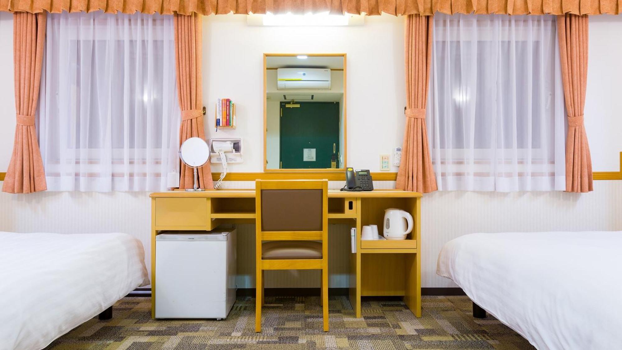 Toyoko Inn Nihombashi Bakurocho Токио Стая снимка